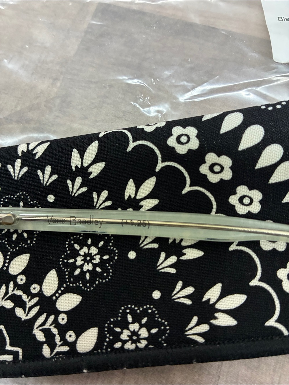 Vera Bradley~Mackenzie Readers~Black Bandana Medallion~Strength +1.25 - Picture 8 of 8